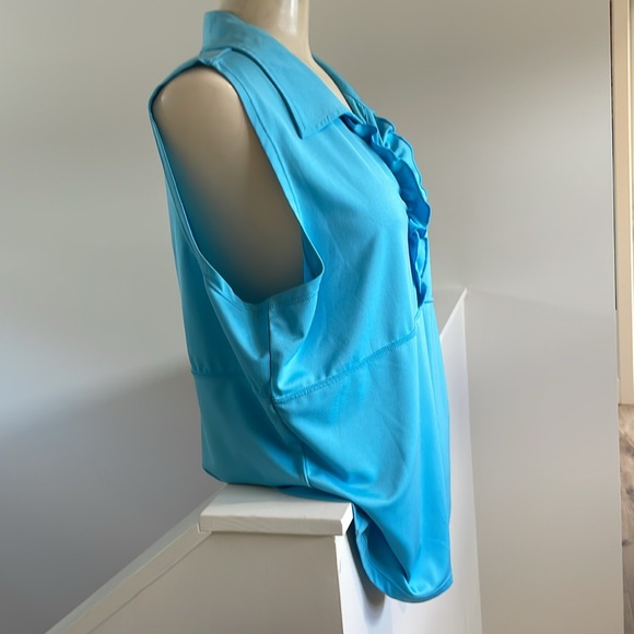 Foursome Performance Blue Collared Ruffled V-neck - Picture 3 of 9